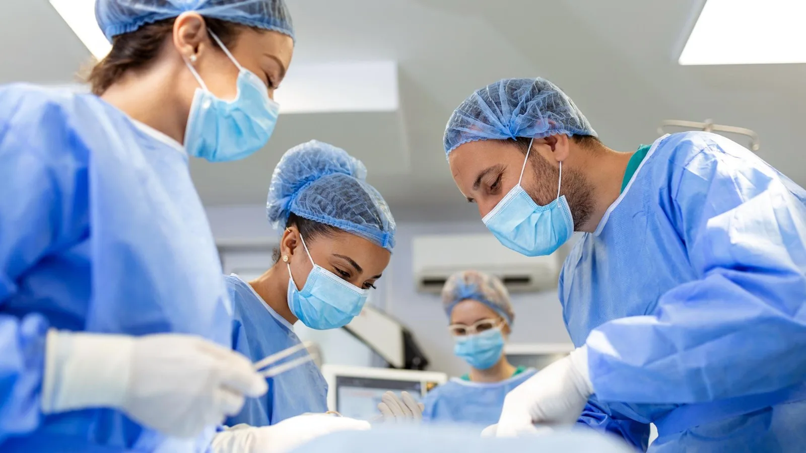 ¿Qué médico trata las fisuras anales?