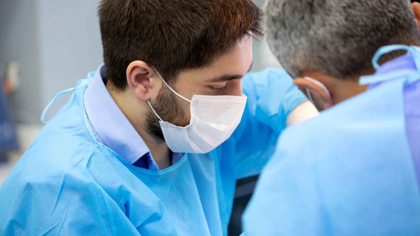 Especialista en el tratamiento de hernia hiatal en CDMX